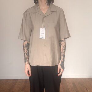 NWT - ZARA MEN'S SMALL - BOXY BUTTON UP SHORT SLEEVE SHIRT - KHAKI BEIGE